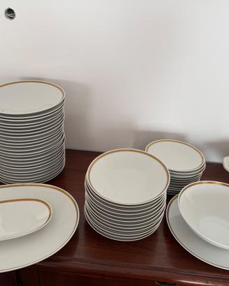 Servizio piatti porcellana bianca anni ‘60