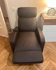 2 poltrone reclinabili massaggianti 