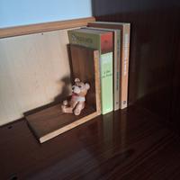 Fermalibri in legno con orsacchiotto in ceramica 