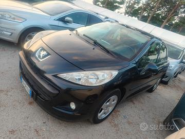 Peugeot 207 1.4 8V 75CV 5p feline