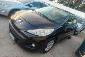Peugeot 207 1.4 8V 75CV 5p feline