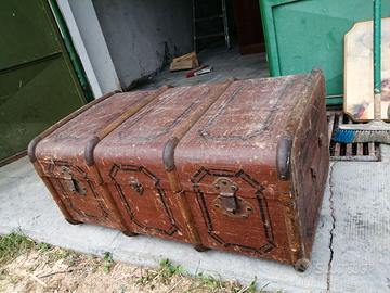 Baule antico.
