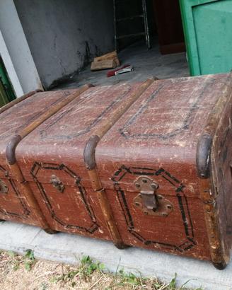 Baule antico.