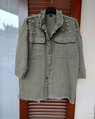 camicia over verde con perline 