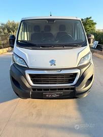 Peugeot Boxer 330 2.2 BlueHDi 120 S&S PC-TN Furgon
