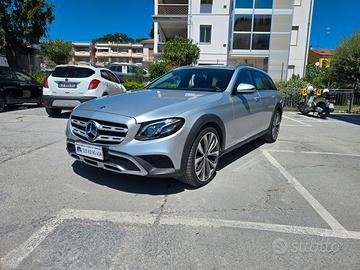 Mercedes - E 220 - D Premium 4Matic 9G-Tronic Plus