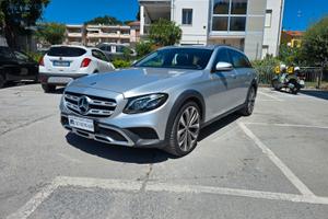 Mercedes - E 220 - D Premium 4Matic 9G-Tronic Plus