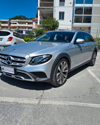 Mercedes - E 220 - D Premium 4Matic 9G-Tronic Plus