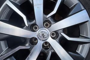 Cerchione in lega da 17 originale Toyota