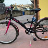 Bici B-Twin Poply 500 cerchi da 24''