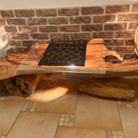 Tavolo artigianale in castagno e abete