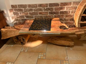 Tavolo artigianale in castagno e abete