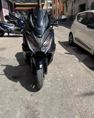 Kymco AK 550 Sport