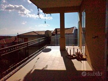 Appartamento con posto auto e mansarda 409374