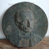volto su gesso