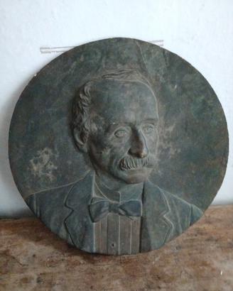 volto su gesso