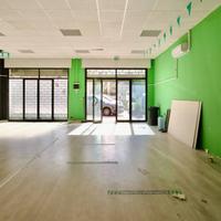 Locale Commerciale con Parcheggio