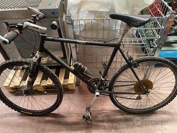 Bicicletta alluminio mountain bike
