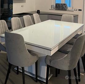 Tavolo da pranzo e tavolino da soggiorno