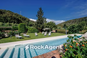 Villa di 217 m² con più di 5 locali e box auto dop