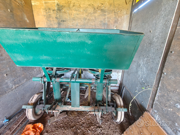 Seminatrice per patate