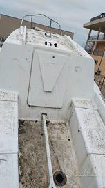 Barca semi cabinata