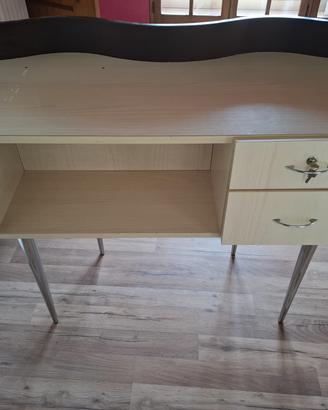 arredamento completo per negozio parrucchuefa