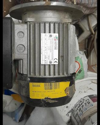 motore 230 Volt