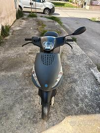 Piaggio Zip 50 4t 's