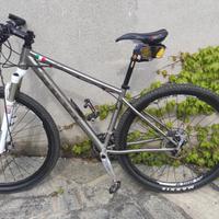 Bici MTB Telaio Nevi in Titanio 29" come nuova