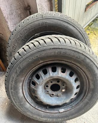 2 cerchi piu gomme attacco fiat