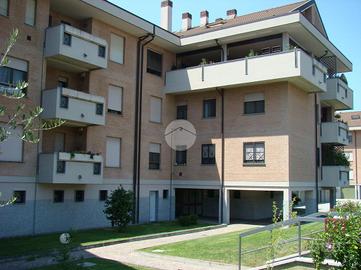 MONOLOCALE A PESCHIERA BORROMEO