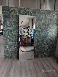 specchio con cornice in metallo verniciato bianco