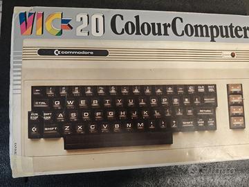 Computer Commodore VIC-20 - RetroComputer