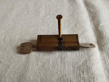 Serratura a cilindro AGB 