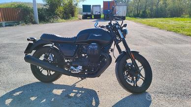 Moto Guzzi V7 III Stone - 2017