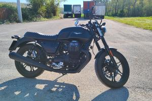 Moto Guzzi V7 III Stone - 2017