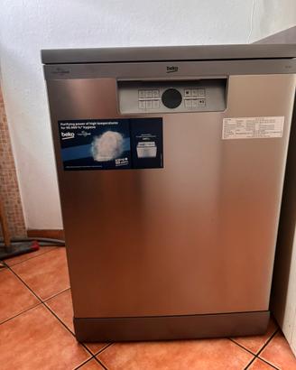 Lavastoviglie Beko come nuova TRATTABILE!!!