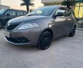 Lancia ypsilon 1.2 69cv gpl elefantino blu
