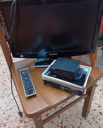 Tv monitor Telefunken 22 + omaggio Koning KVM