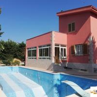 CARINI : SPLENDIDA VILLA CON PISCINA