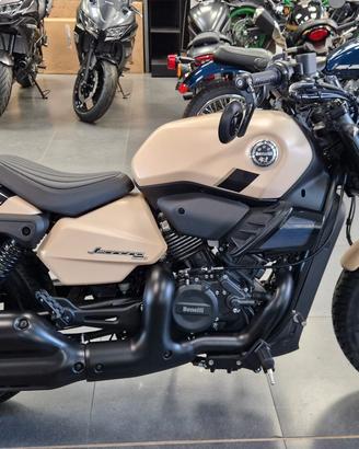 Benelli Leoncino Bobber 400 abs