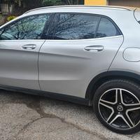 Mercedes Benz GLA 200d 