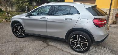 Mercedes Benz GLA 200d 
