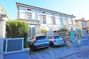 Appartamento di 180 m² con 5 locali e box auto a B