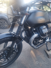 Guzzi V7 Stone