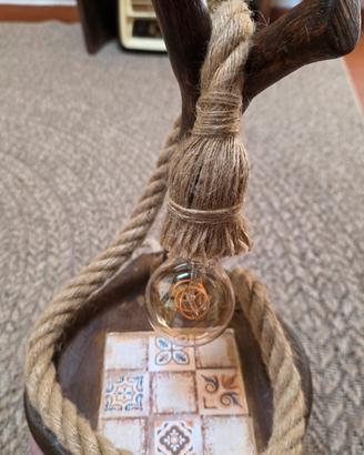 Lampada Rustica in Legno e Corda – Stile Vintage 
