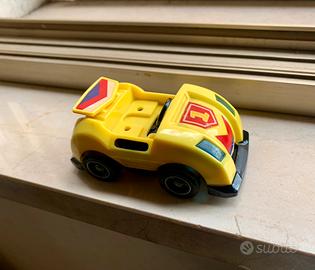 Sorpresa uovo kinder 2003 macchina gialla