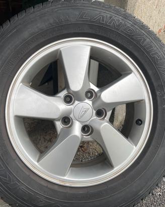 Pneumatici SUV 235/60R16 con cerchi lega