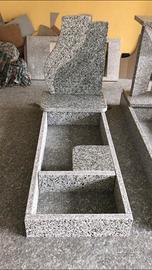 Monumenti funebri/tombe/arte funeraria